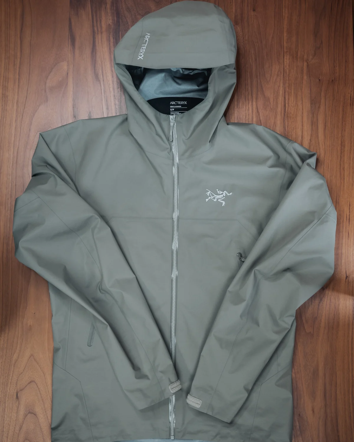 ARC'TERYX ベータジャケット|外観・前面
