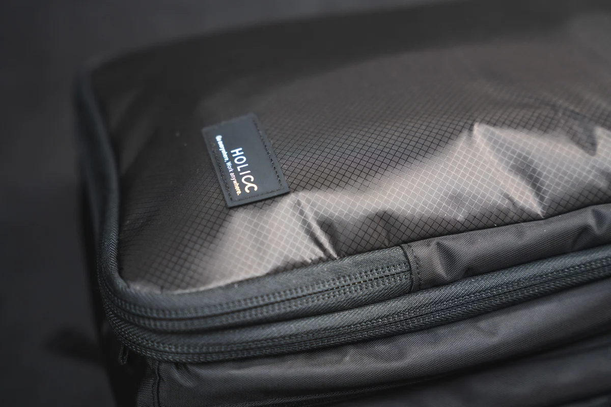 HOLICC バックパックOne|圧縮機能付き収納
