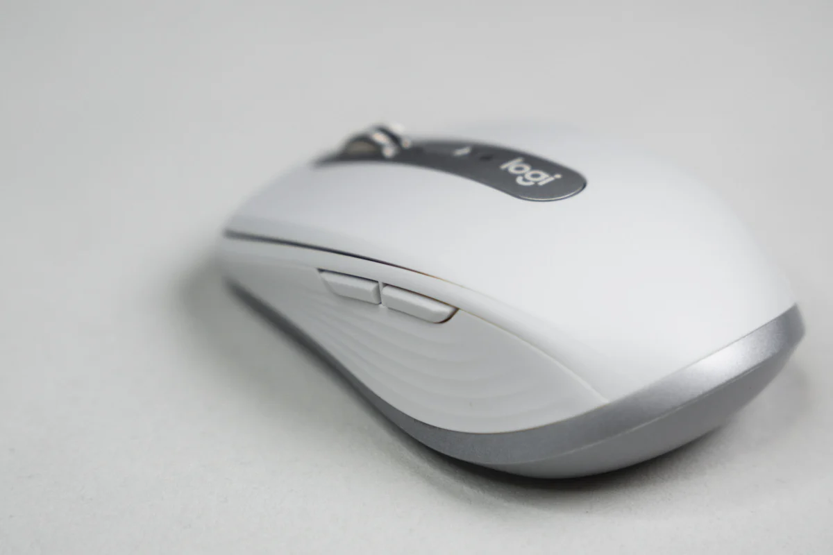 ロジクール MX Anywhere 3|使い続けたくなる質感の高さ・快適性
