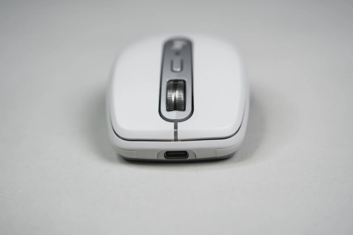 ロジクール MX Anywhere 3|コンパクトに詰め込まれた機能性
