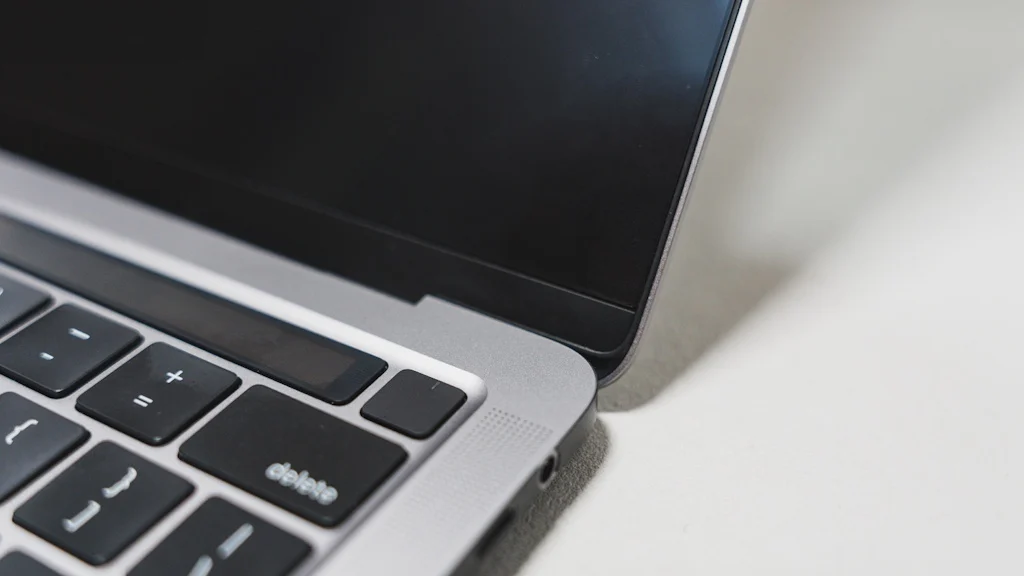 【覗き見防止】LOEのMacBook用プライバシーフィルター(保護フィルム)をレビュー!