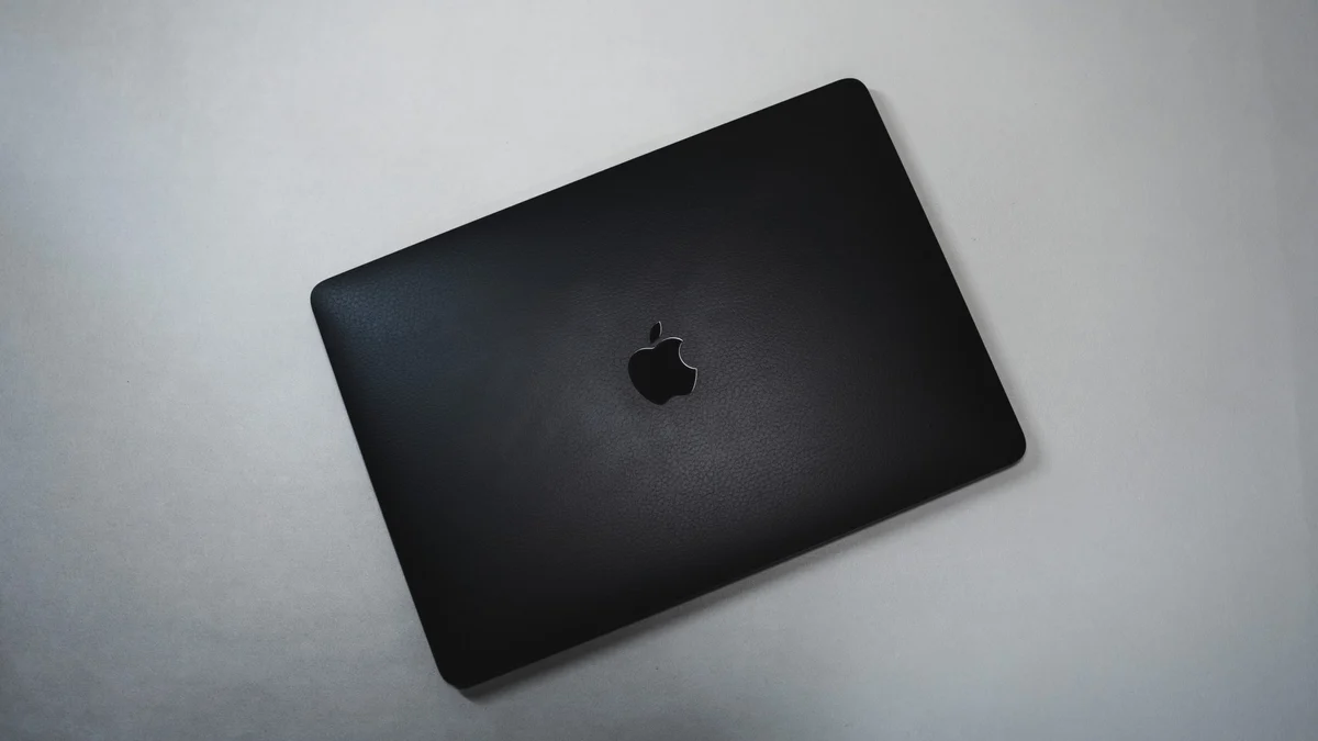 【覗き見防止】MacBookのプライバシーフィルター(保護フィルム)をレビュー【これで安心!】