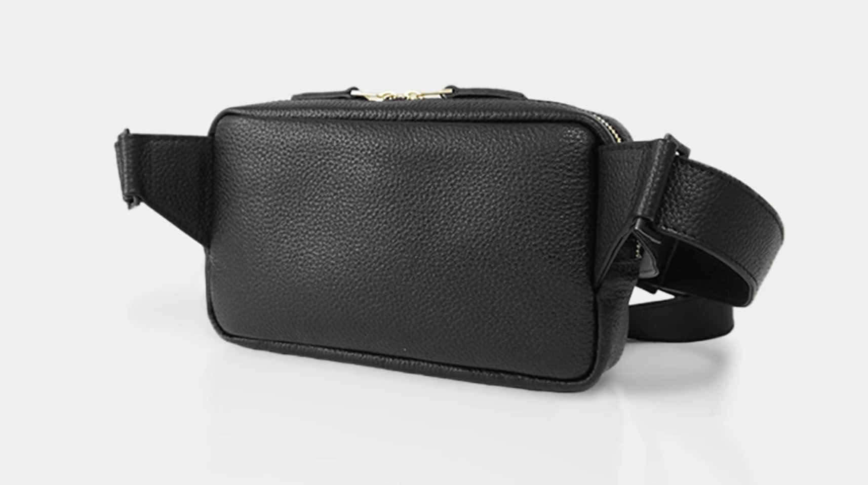 美品 HushTug ハッシュタグ ボディバッグ HushTug（ハッシュタグ）から 