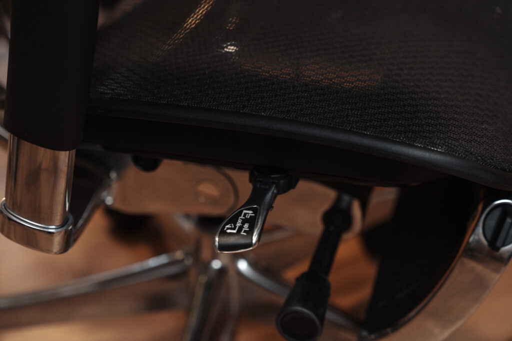Ergohuman PRO2 Ottoman｜ハイブリッドレバー