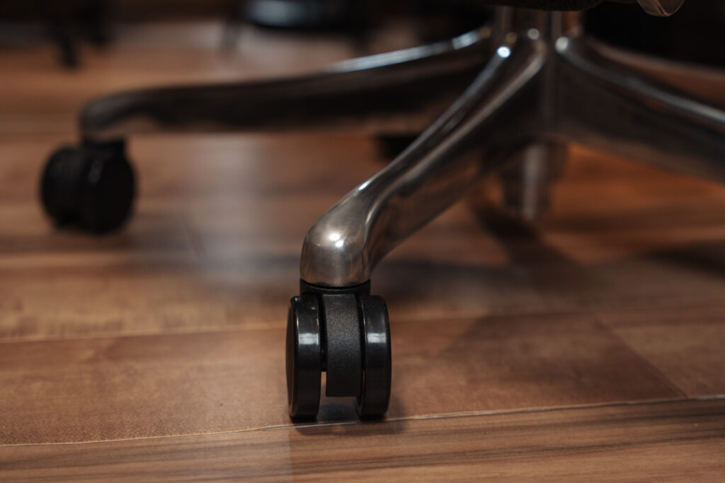 Ergohuman PRO2 Ottoman｜キャスター