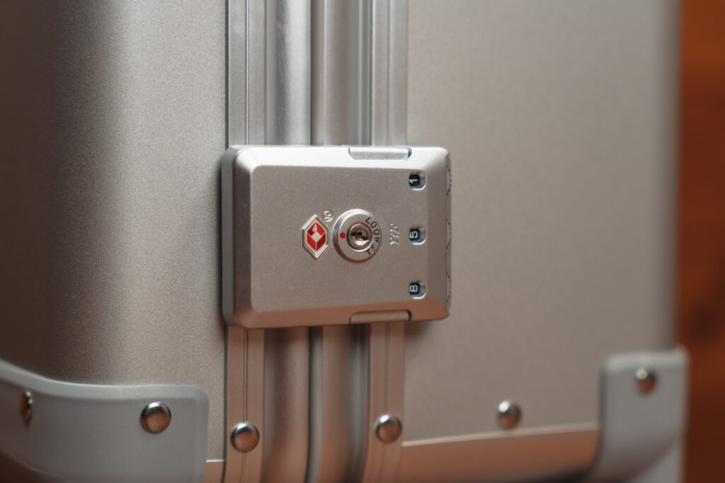 Magne Suitcase｜TSAダイヤルロック