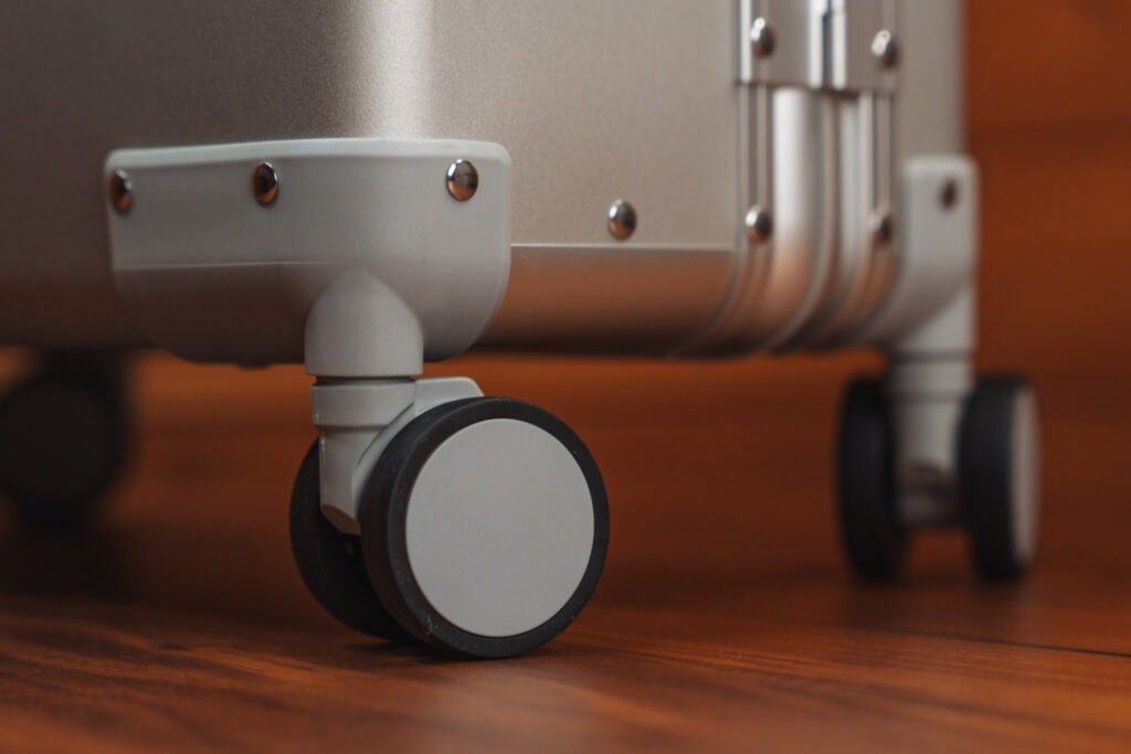 Magne Suitcase｜エラストマー製キャスター