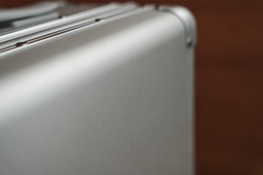 Magne Suitcase｜マグネシウム合金