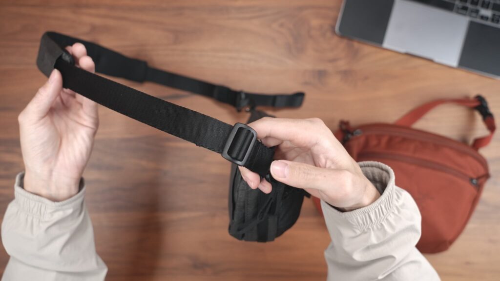 Core Slingのストラップは2箇所で調整できる